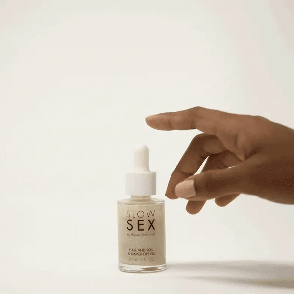 Slow Sex-Haar en huid glinsterende droge olie